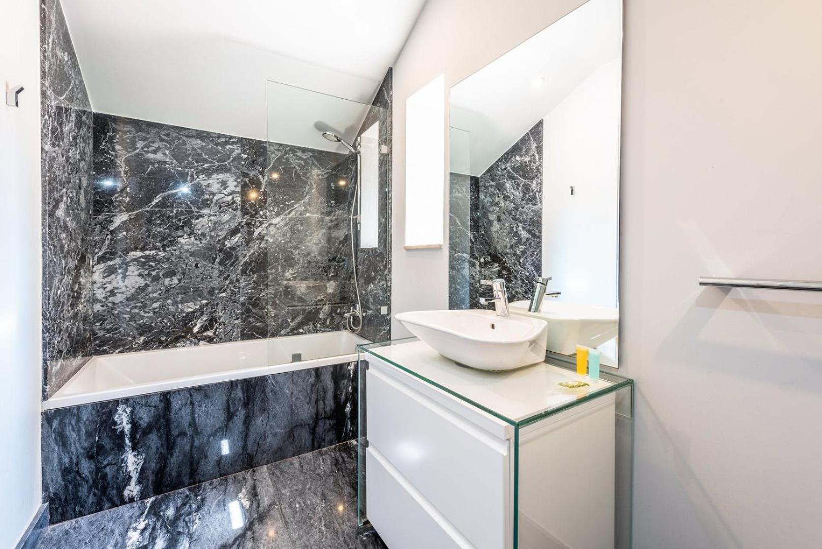 リスボンGuestready - Newly Renovated Chiado Havenアパートメント エクステリア 写真