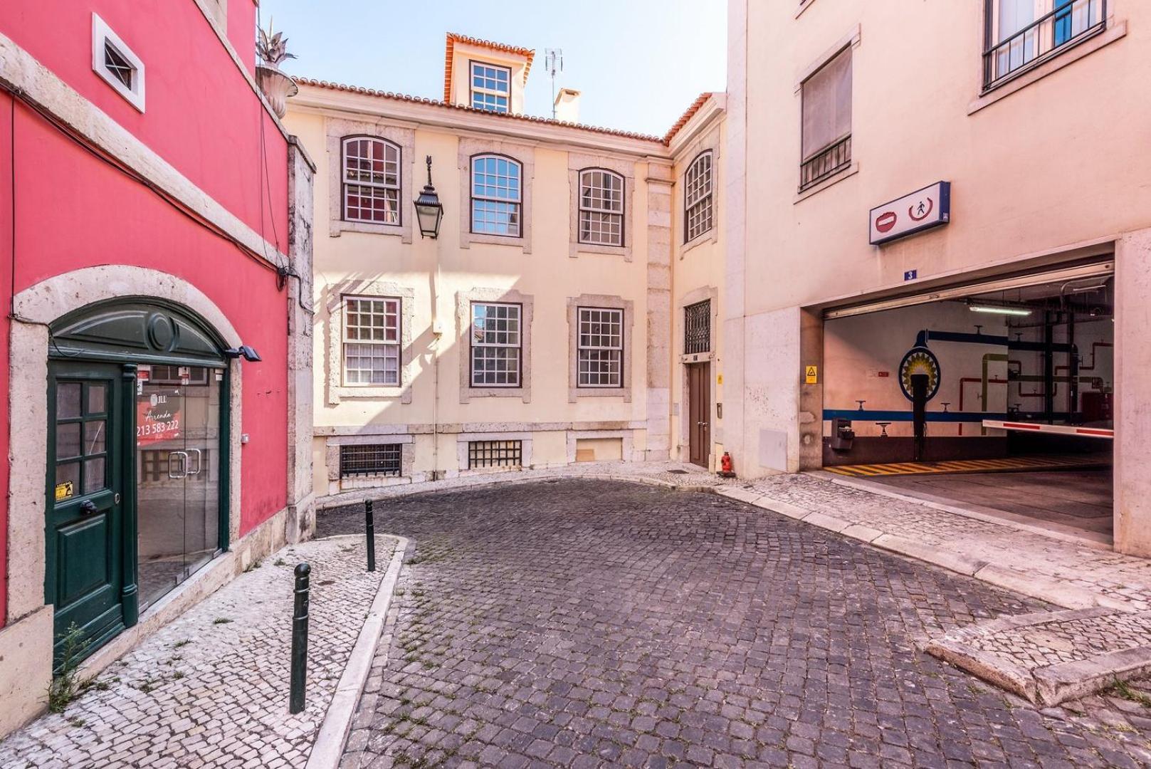 リスボンGuestready - Newly Renovated Chiado Havenアパートメント エクステリア 写真
